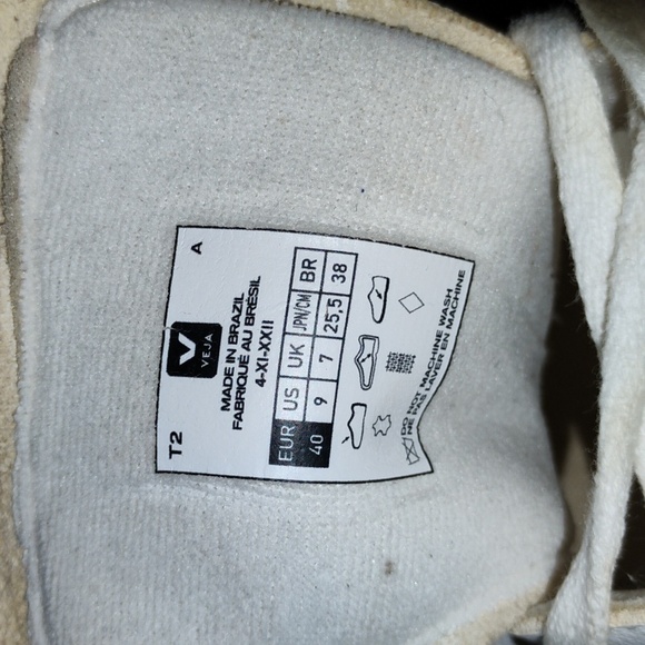 Veja Campo Leather Sneakers. Womens size 9. White & Light Copper in color. - Picture 13 of 13